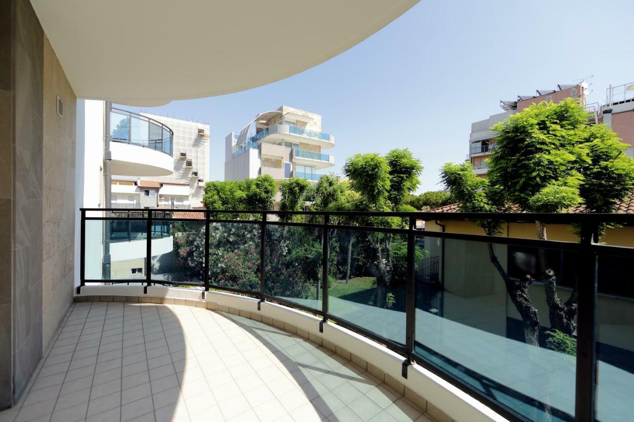 Skyresidence Lignano Sabbiadoro Buitenkant foto